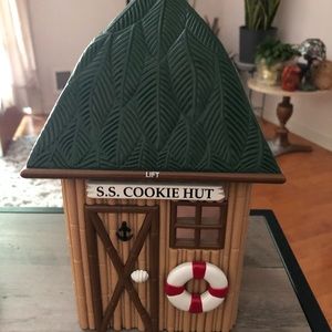 SS Cookie Hut Gillians Island